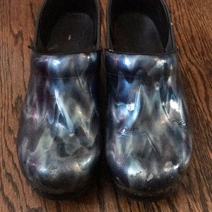 Dansko Blue Marble Clogs Size 8